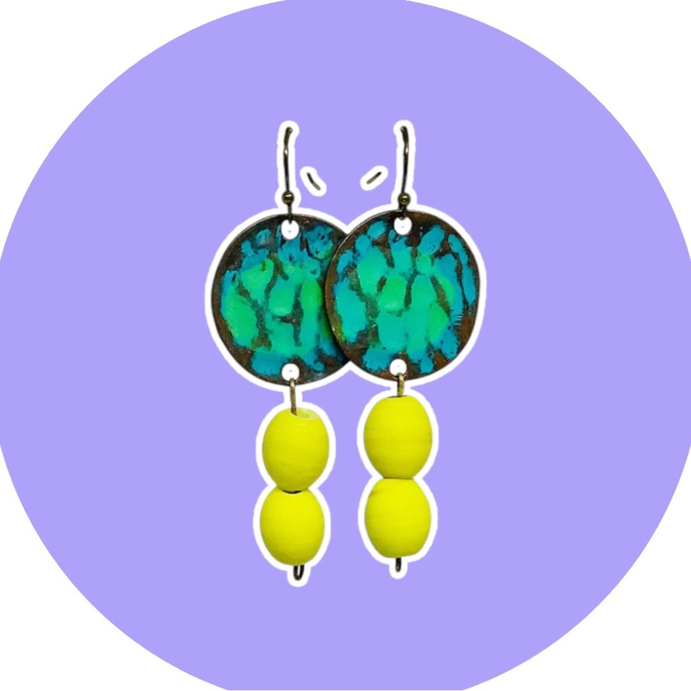 BOUTIQUE Vibrant Green and Yellow Dangle Charm Earrings, Beaded Earrings - Picture 4 of 8